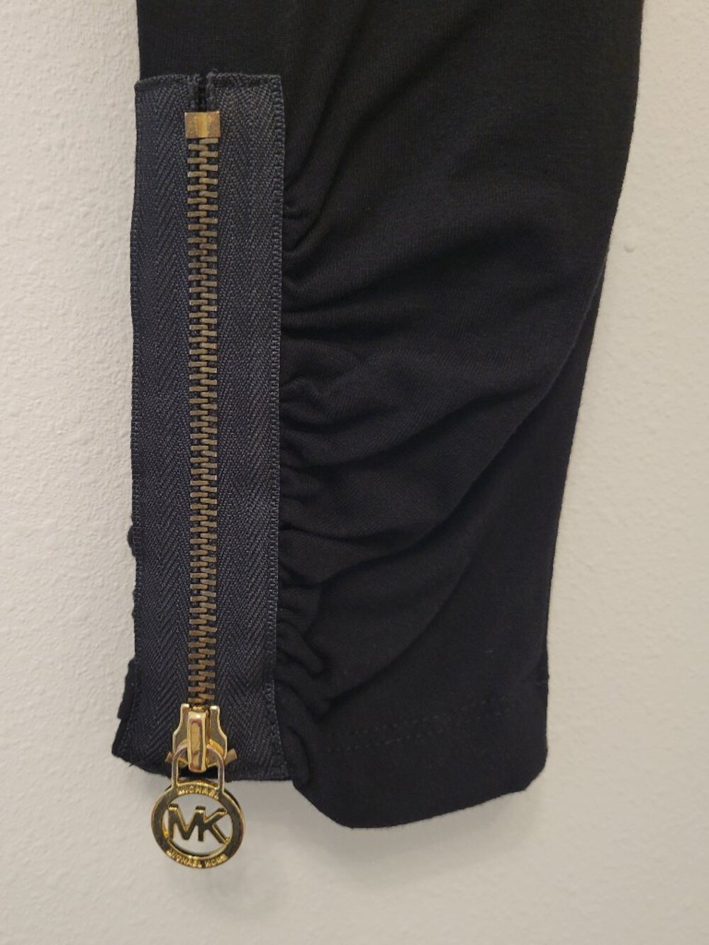 MICHAEL Michael Kors Black Leggings with Ruched Ankles and Gold Zippers ~ P/L